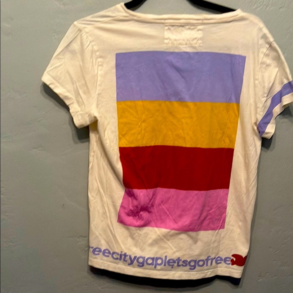 Gap Free city rare T shirt